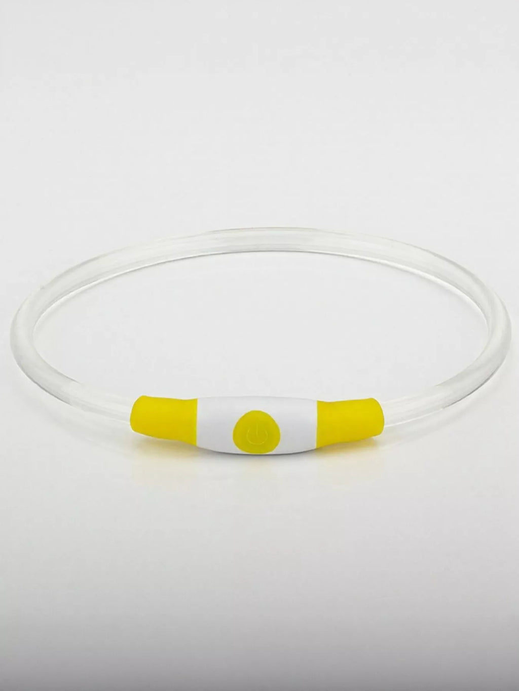 Gros plan détaillé du module LED rechargeable USB du collier pour animaux, montrant le boîtier en plastique transparent avec LED ultra-lumineuses intégrées, bouton de contrôle des modes d'éclairage visible, port de charge USB micro accessible, qualité de fabrication premium du dispositif de sécurité nocturne
