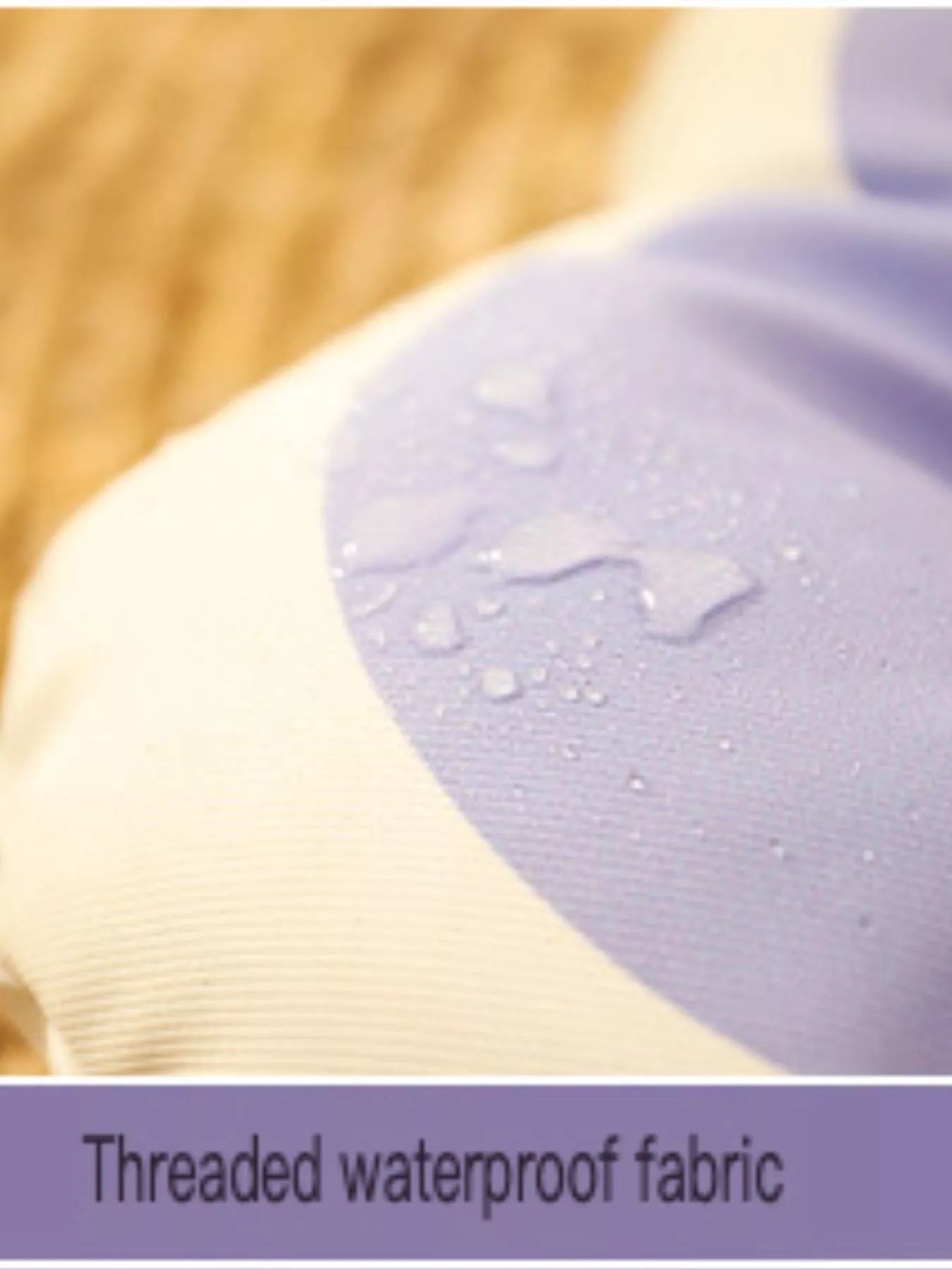 Collier élisabéthain en forme de fleur en tissu composite imperméable résistant aux éclaboussures d'eau et à la bave, démonstration de la facilité de nettoyage avec un chiffon humide ou lavage en machine, maintien de l'hygiène parfaite pendant toute la durée de la convalescence post-opératoire de l'animal
